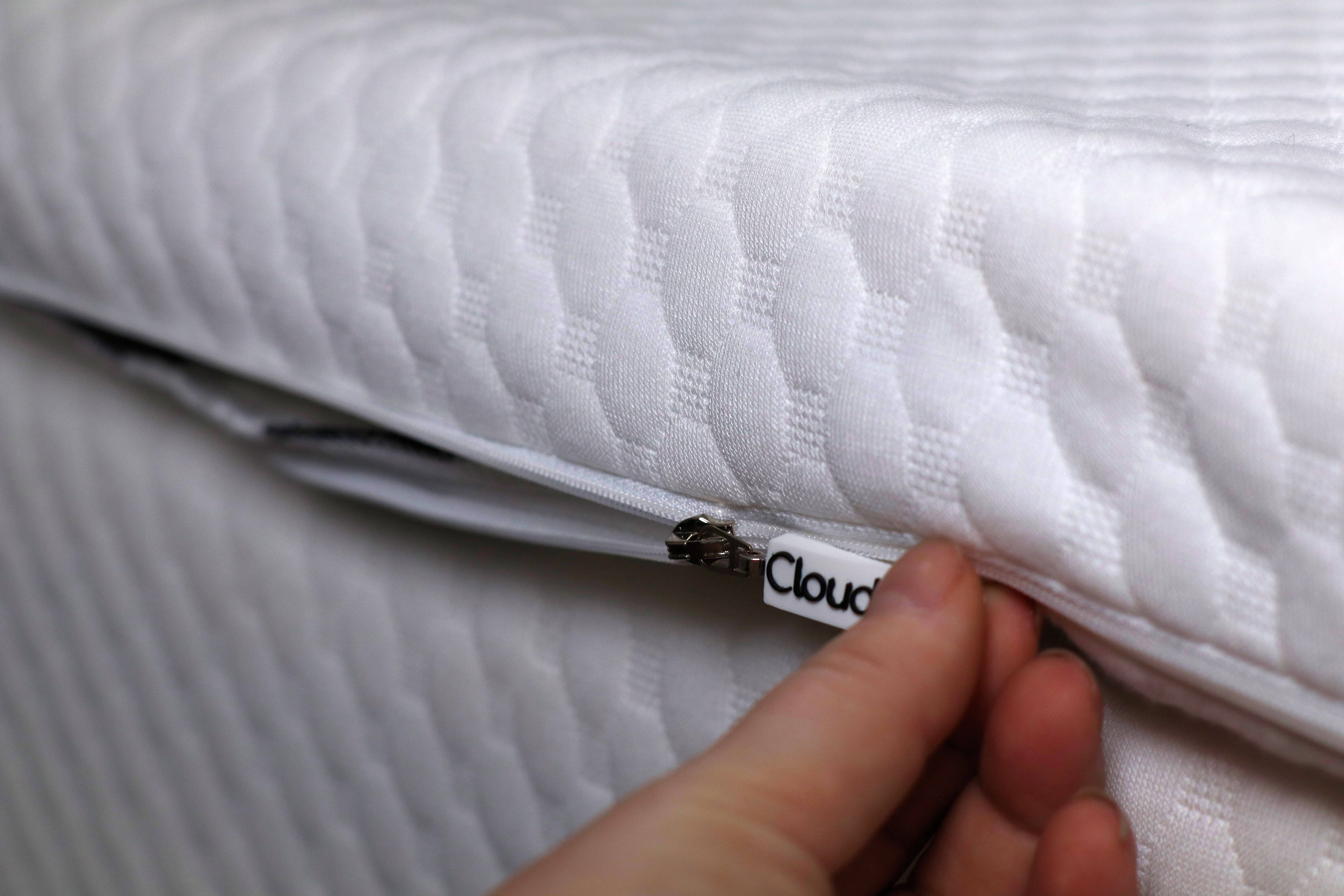 Cloudpillo topper close up