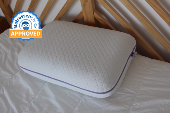 lilia forever pillow op bed