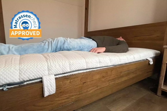 Testpersoon op Wave Smart matras